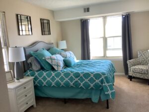 Image Gallery | Charter Senior Living Northpark Place Living Apartment Bedroom