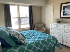 Image Gallery | Charter Senior Living Northpark Place Living Apartment Bedroom